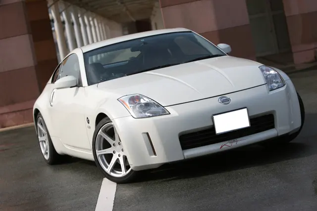 フェアレディZ（Z33）スーパーチャージャー装着