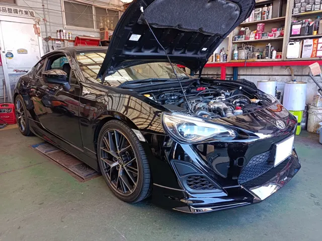 86（ZN6） オイルクーラー装着